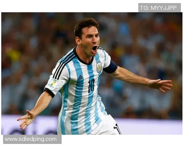 足球球星100号传奇故事：从草根到世界顶尖的奋斗历程与荣耀时刻